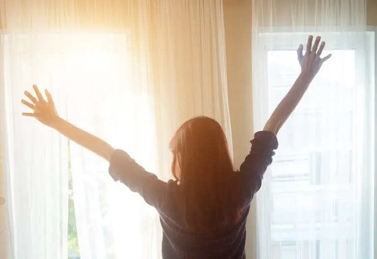 ventanas de PVC de alta gama con aislamiento térmico que permiten luz natural y eficiencia energética
